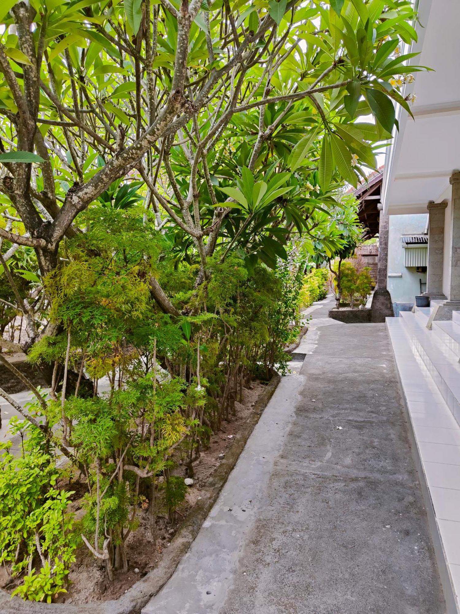 Berlian Inn Kuta Beach Extérieur photo