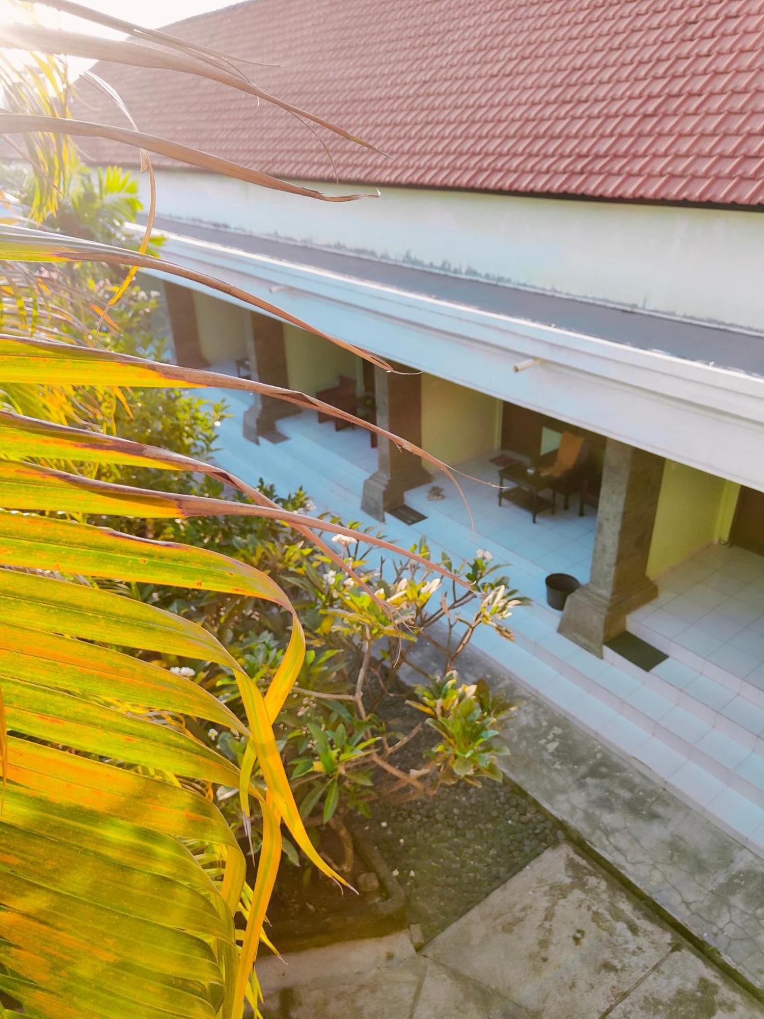 Berlian Inn Kuta Beach Extérieur photo