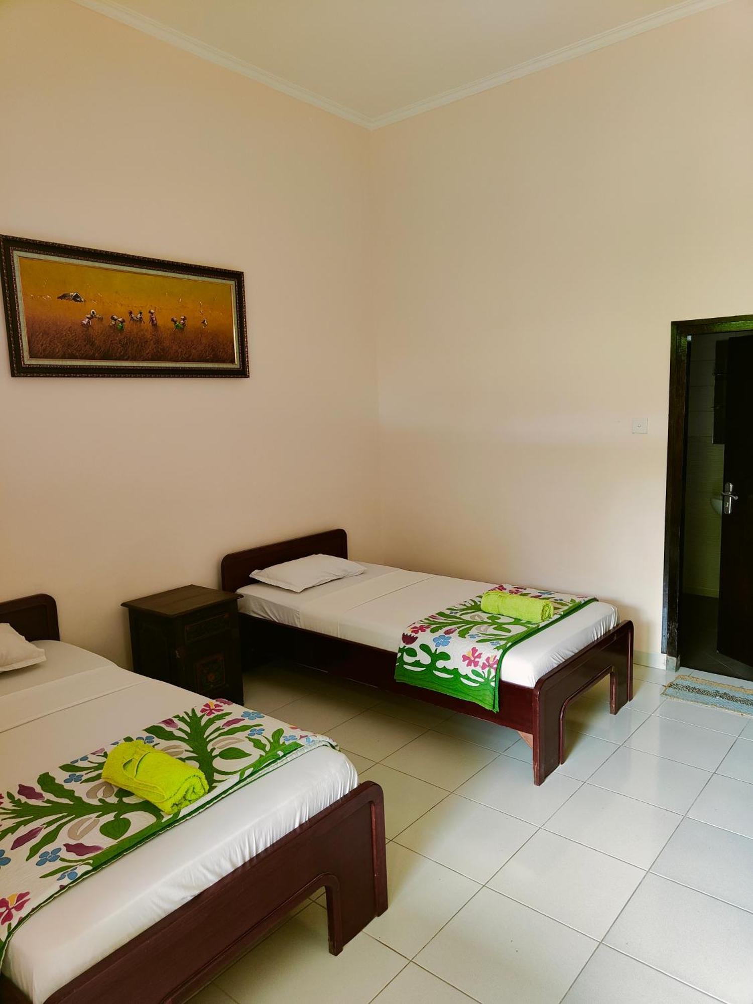 Berlian Inn Kuta Beach Extérieur photo