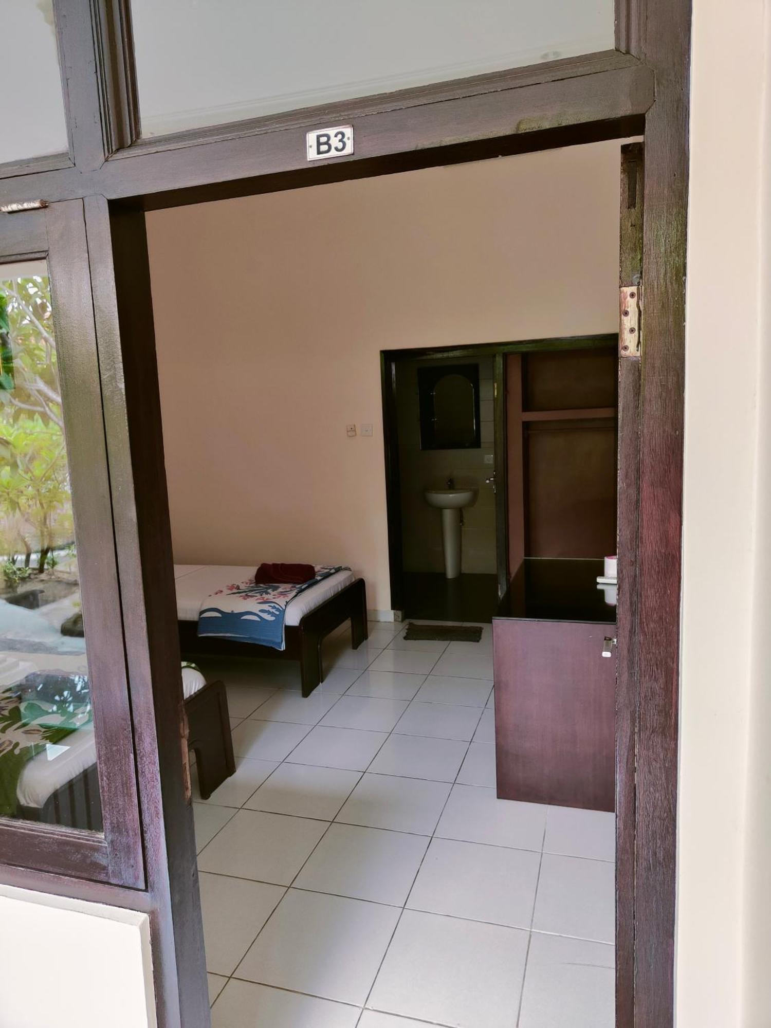 Berlian Inn Kuta Beach Extérieur photo