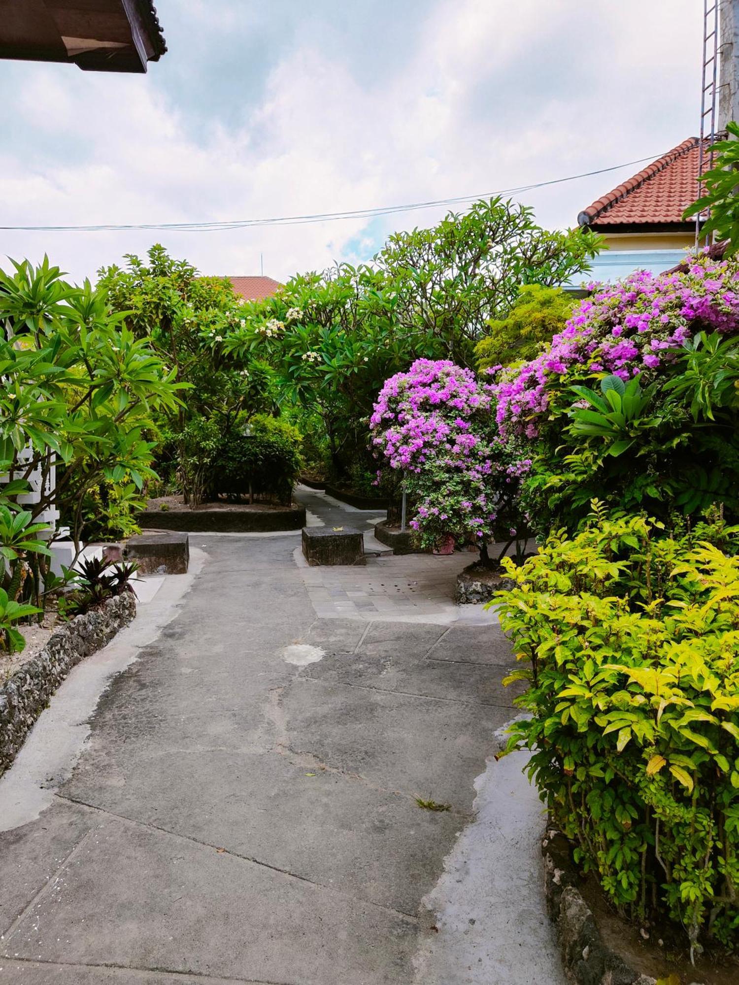 Berlian Inn Kuta Beach Extérieur photo