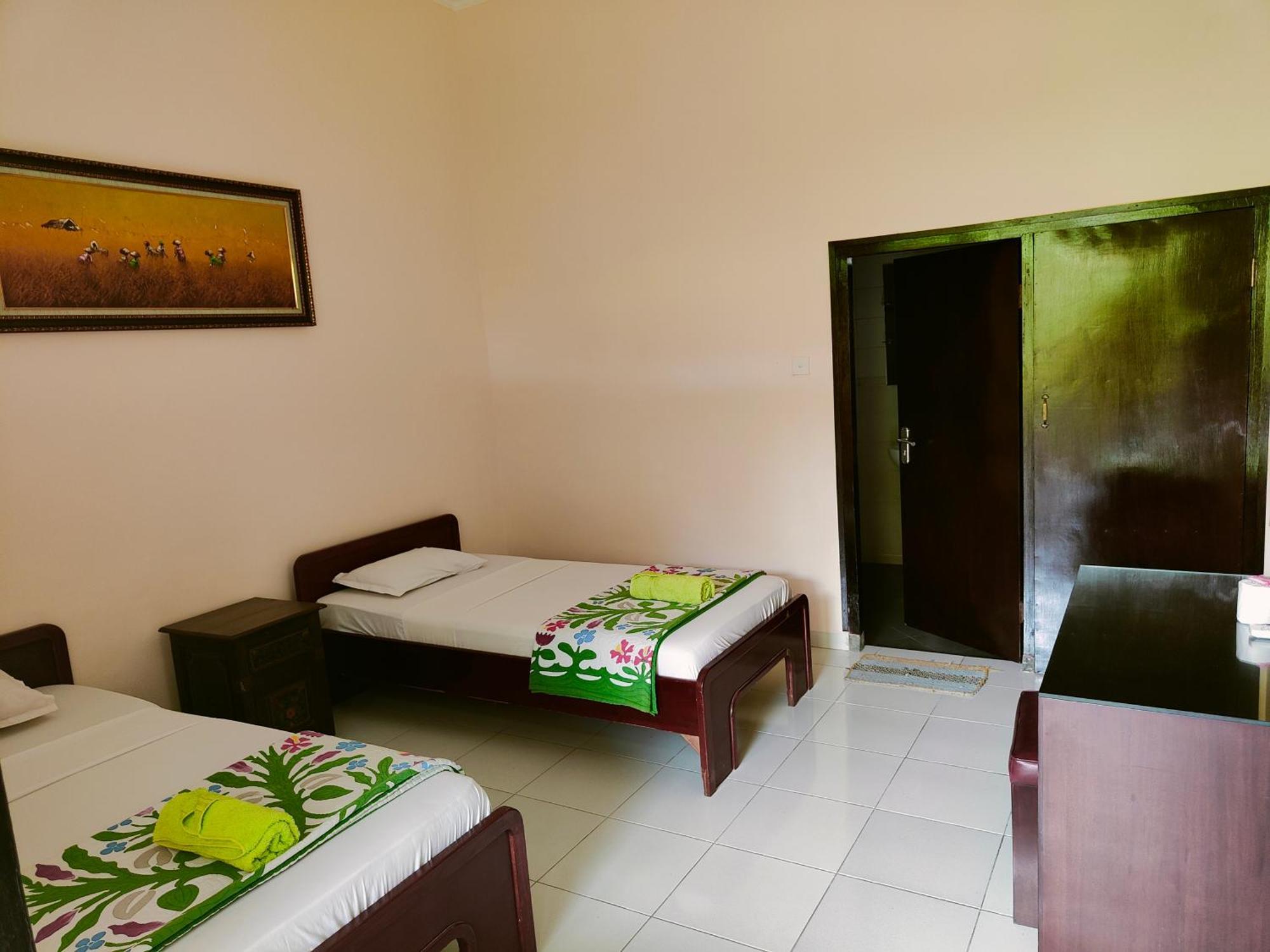 Berlian Inn Kuta Beach Extérieur photo