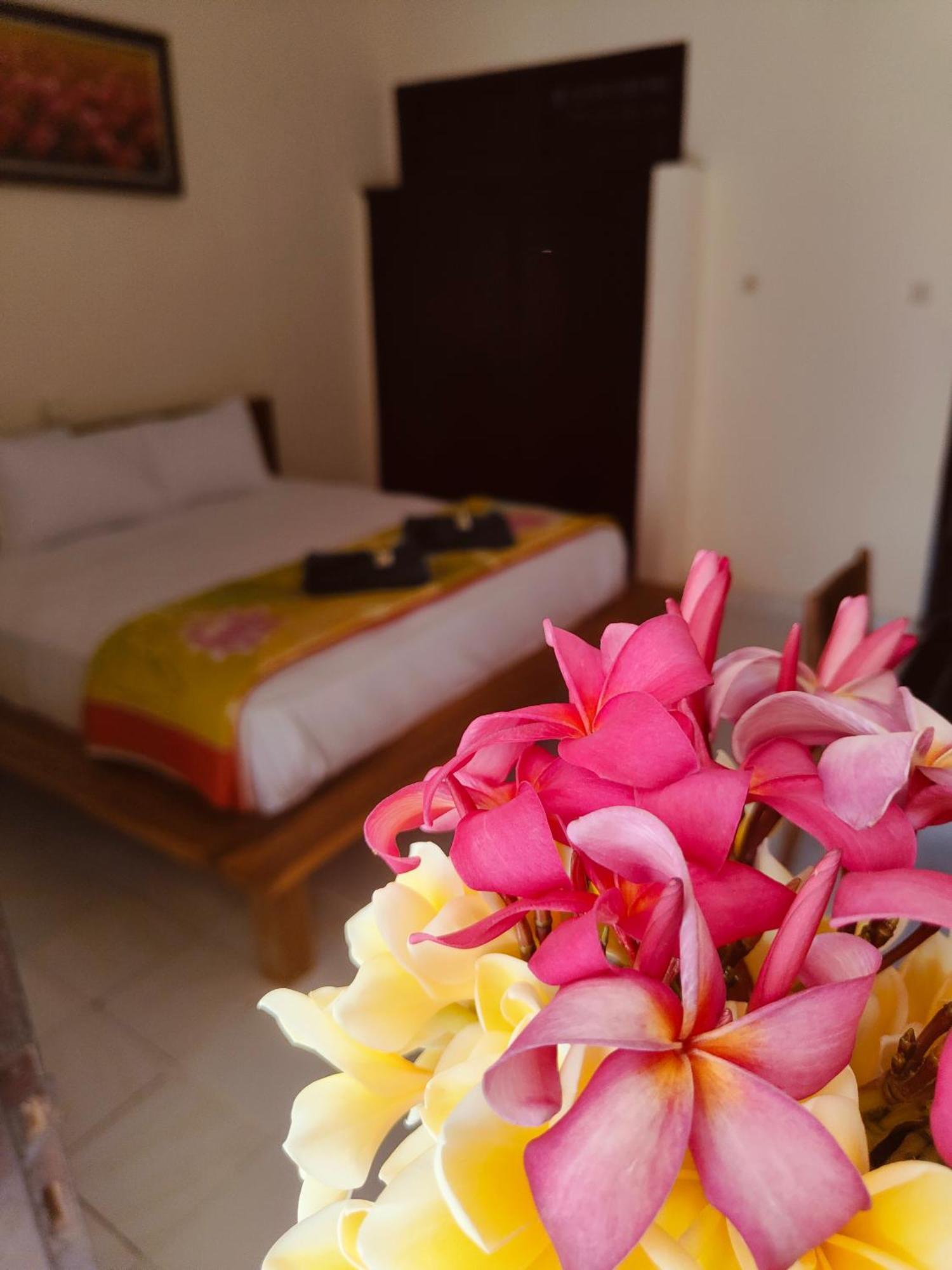 Berlian Inn Kuta Beach Extérieur photo