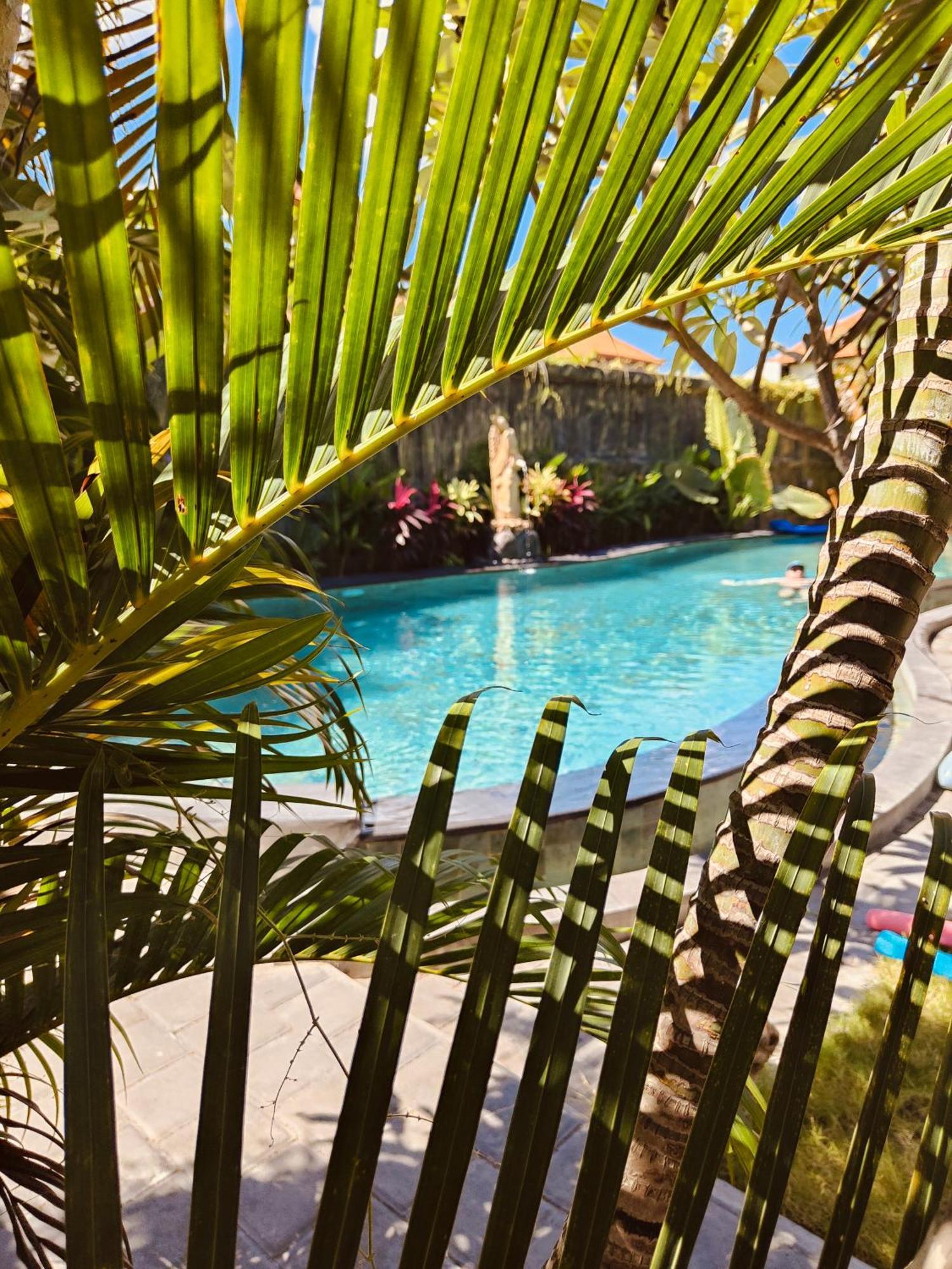 Berlian Inn Kuta Beach Extérieur photo