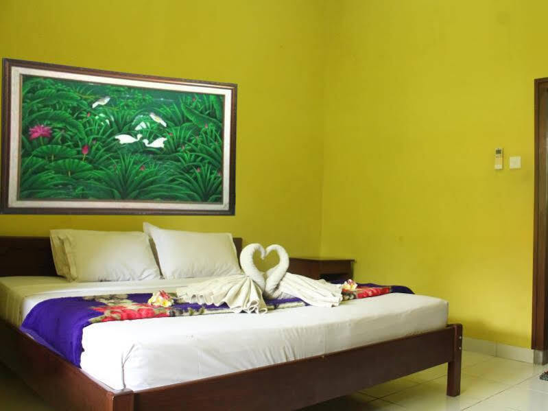 Berlian Inn Kuta Beach Extérieur photo